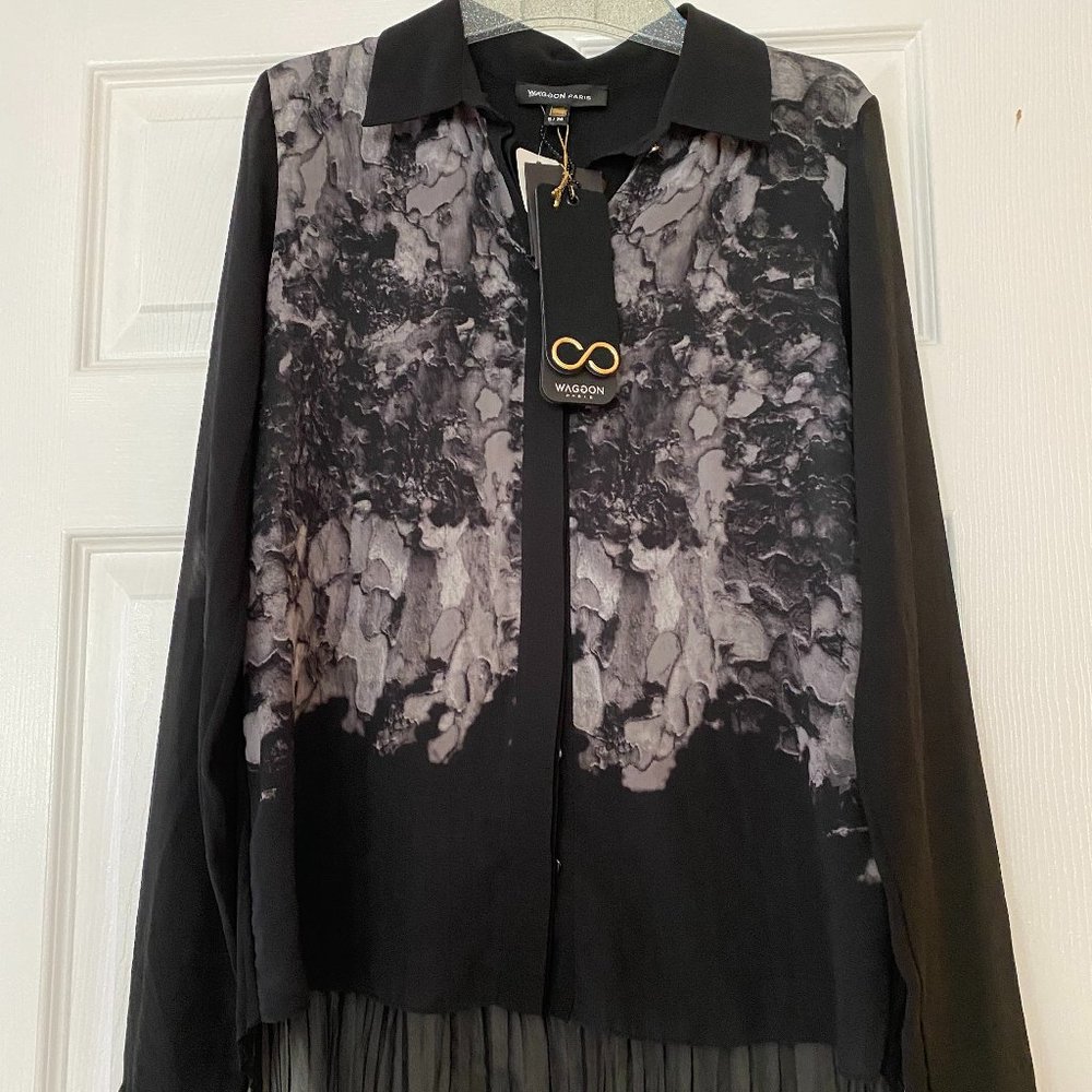 Adorable dressy Brand new Waggon Paris shirt.